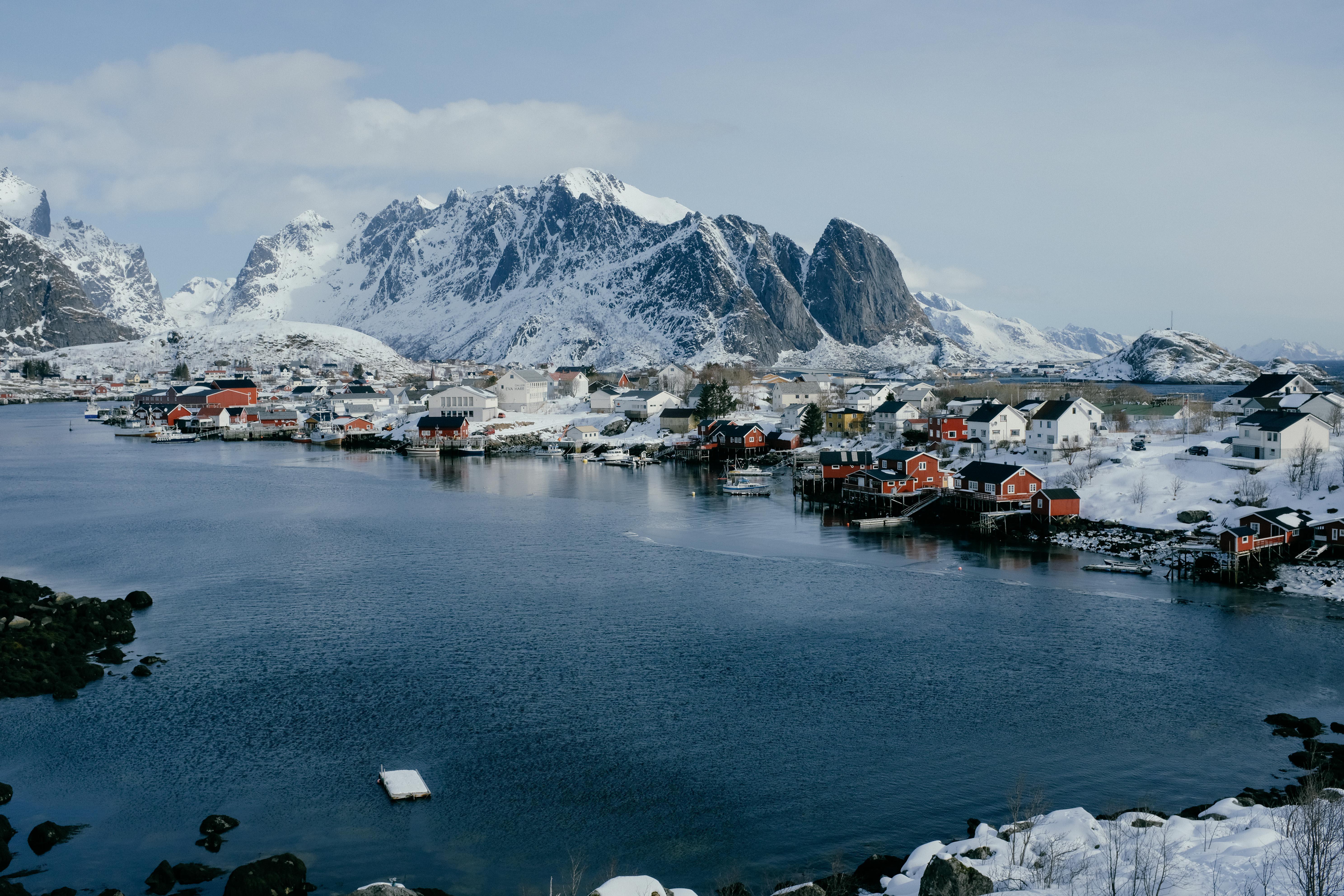 光之媚舞-罗弗敦群岛上空的北极光，挪威 (© arnaudbertrande/Getty Images) @20181229 ...