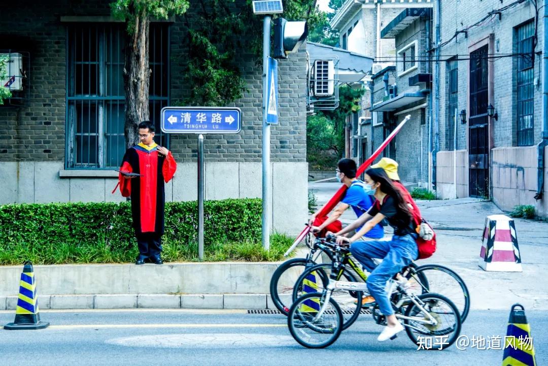 自行车上疾驰的青春