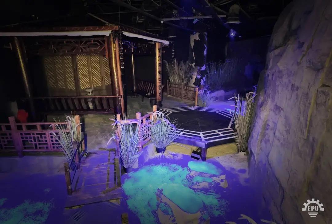 人间,冥界,还有仙气飘飘的梅林,场景丰富,灯光特效加持,仿佛穿越仙侠