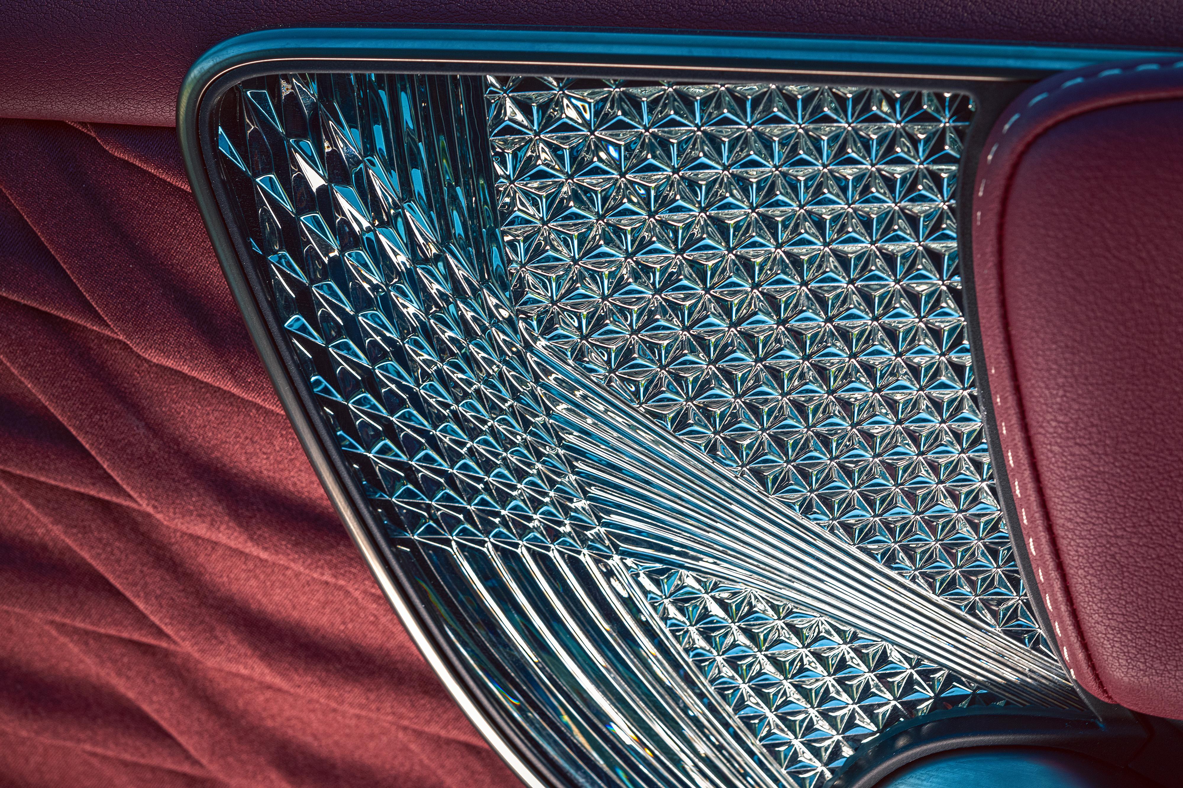 鹤羽折布的搭配「凌光切子衬鹤羽折布」去感受独特的东方意蕴吧进入l