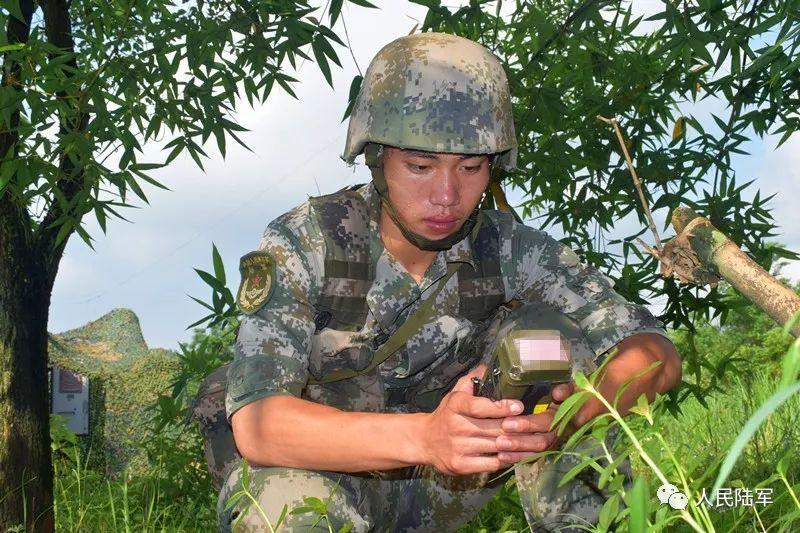 陆军冠军榜79第73集团军某旅下士张晨逆势听风者