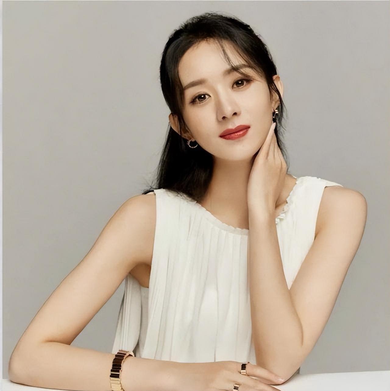 两位85后美女明星代言高奢品牌完美诠释身材与珠宝的精妙融合