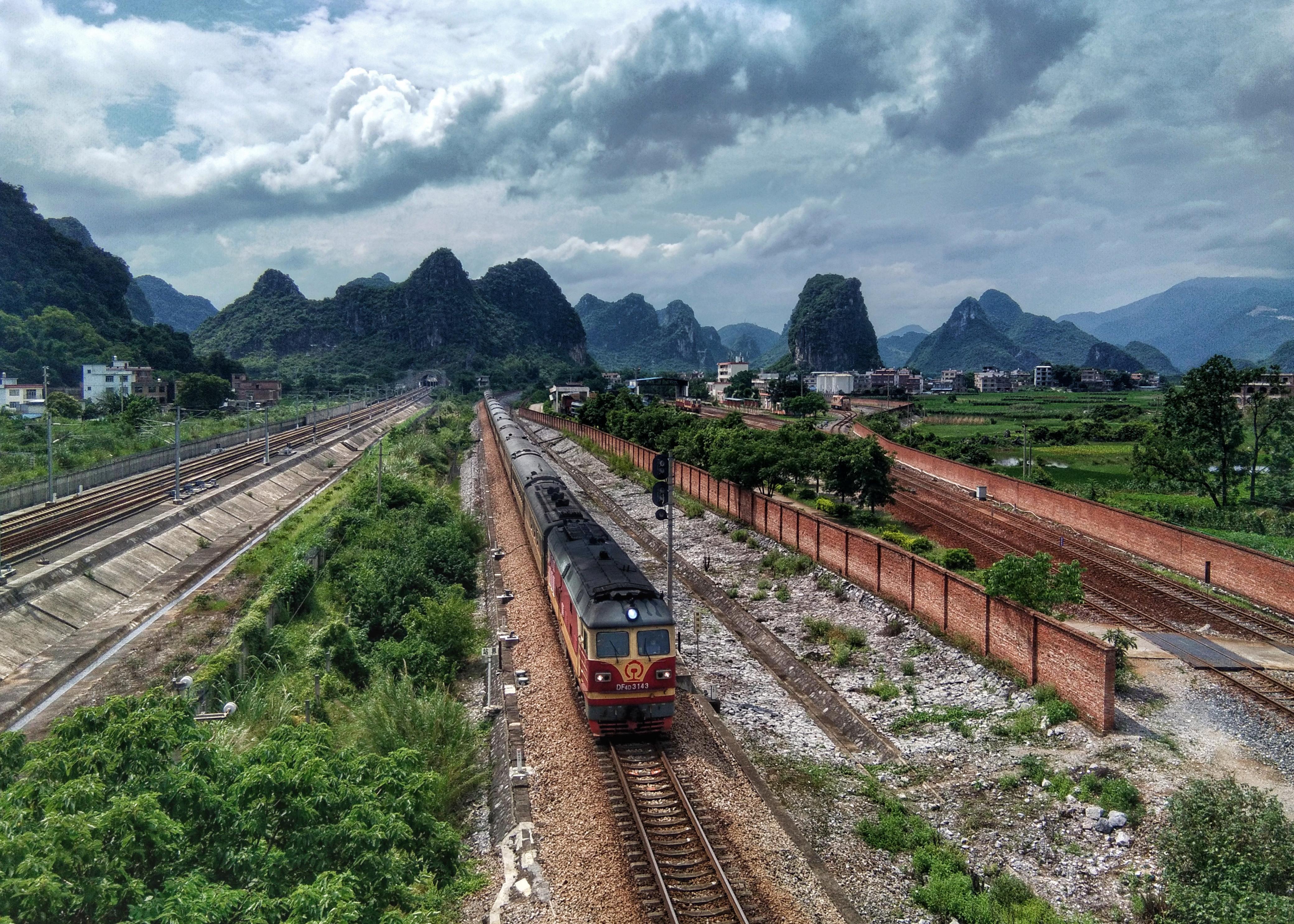 纪事去贺州抢救性拍摄南宁铁路局南宁机务段东风4c型内燃机车