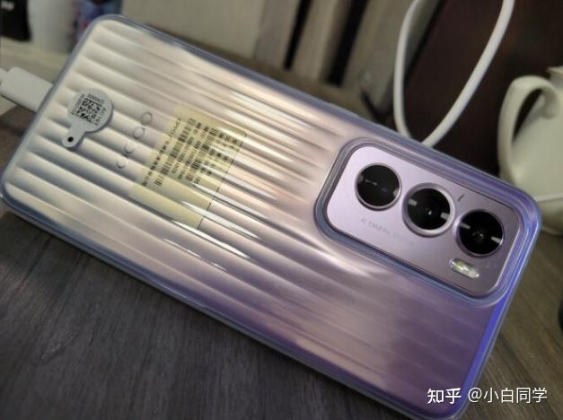 opporeno12和opporeno12pro都有哪些亮点和不足?