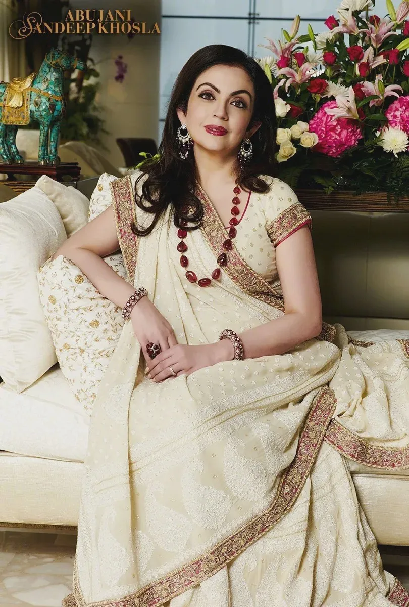 亚洲首富私生活曝光,住70亿豪宅,砸14亿嫁女儿,却独宠妻子35年