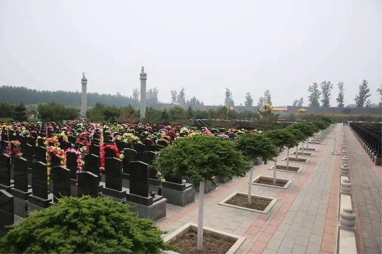 一,北京華夏陵園公墓二,北京天壽陵園墓地三,北京桃峰陵園公墓四,北京