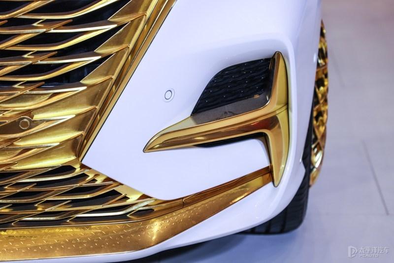高端设计向上升级荣威imax8白金车亮相