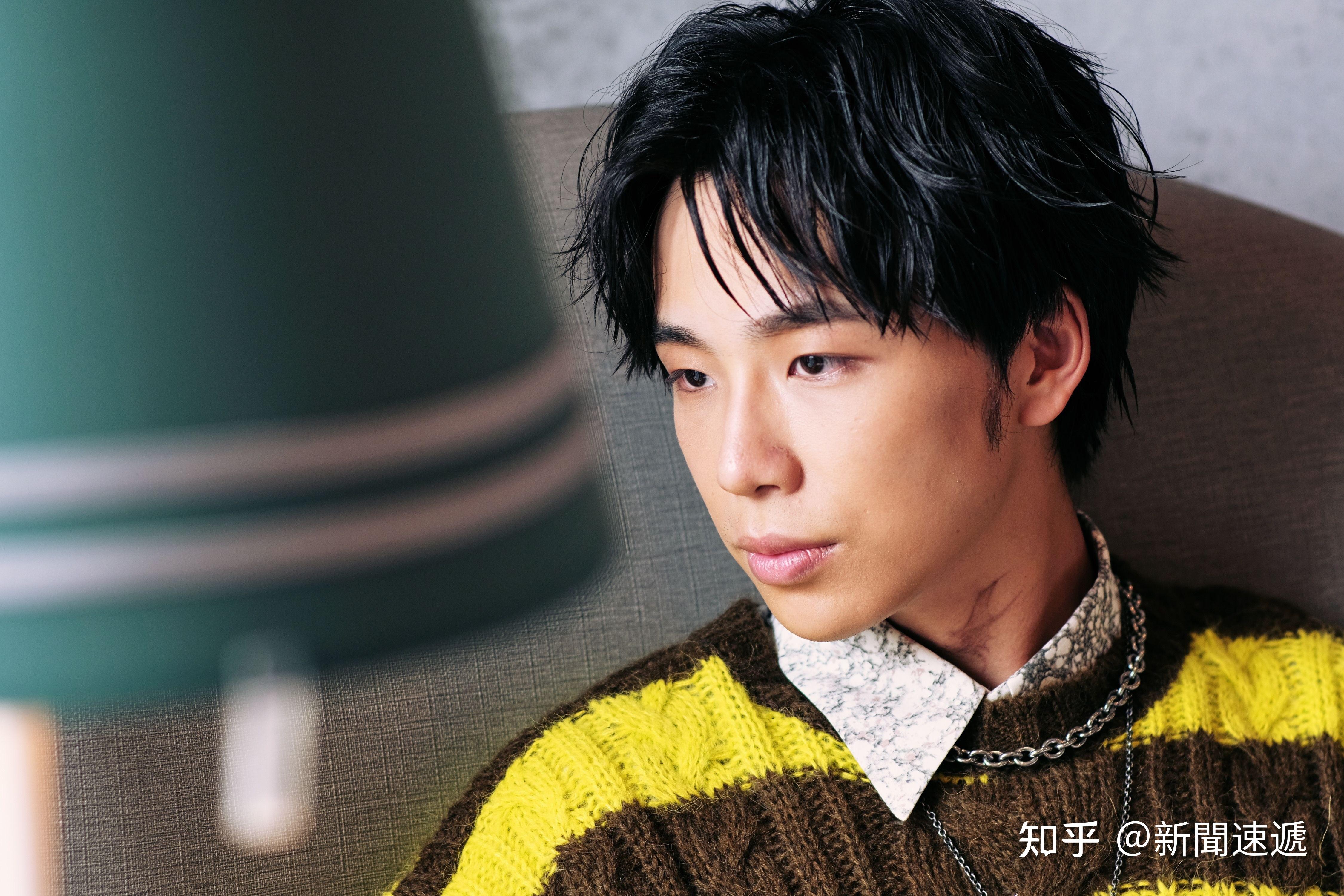 金钟特化得主储旭电影山中森林花美男化身帮派兄弟