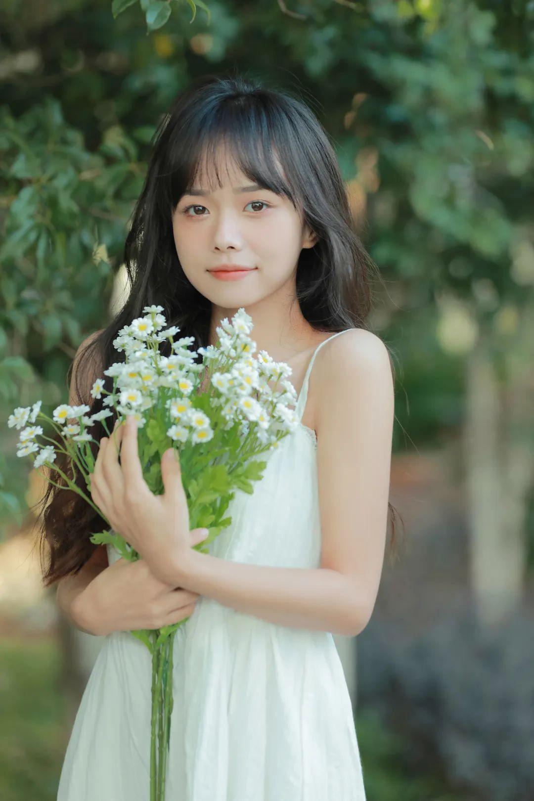 央央20岁苏州模特阳光可爱艺术感浓烈