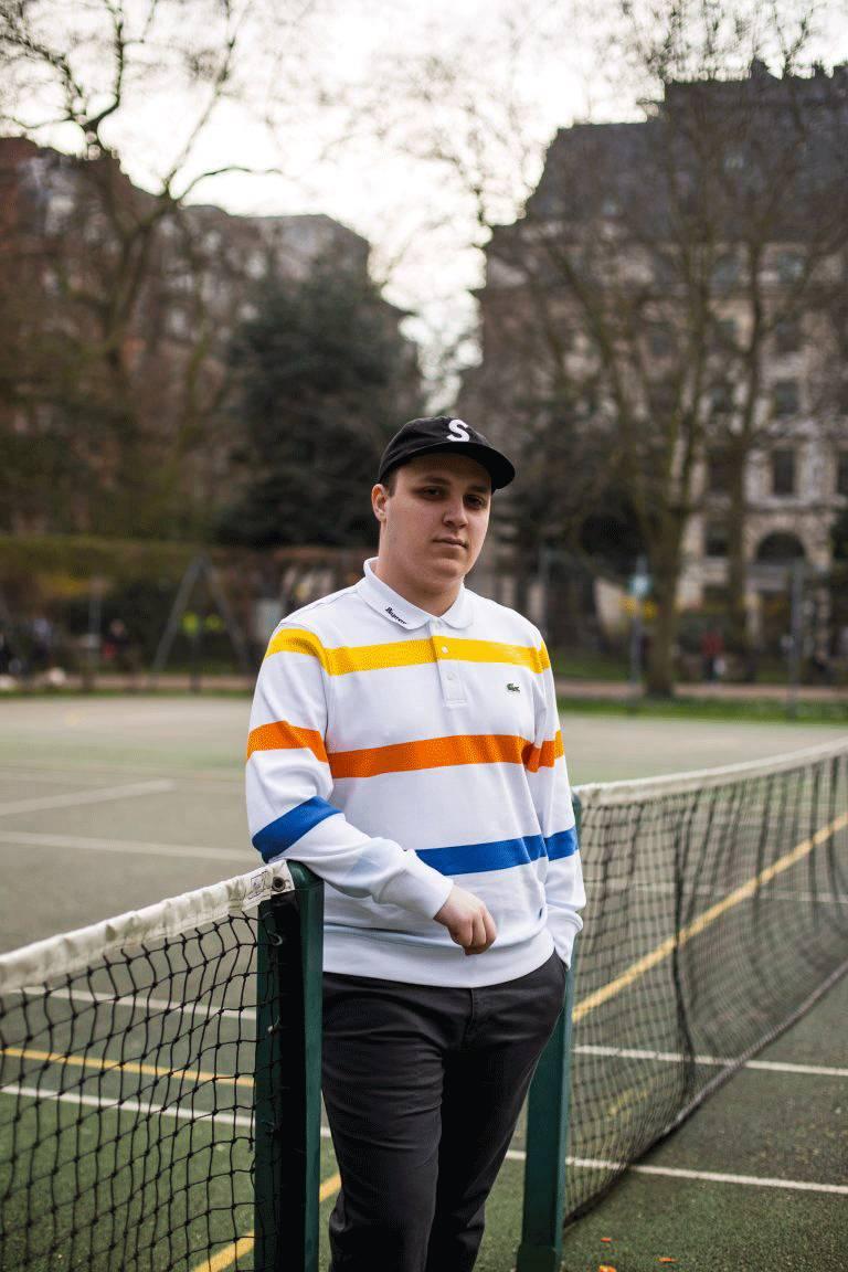 其实,早在去年11月,supreme和水原希子的合作中,已经给水原希子塞了