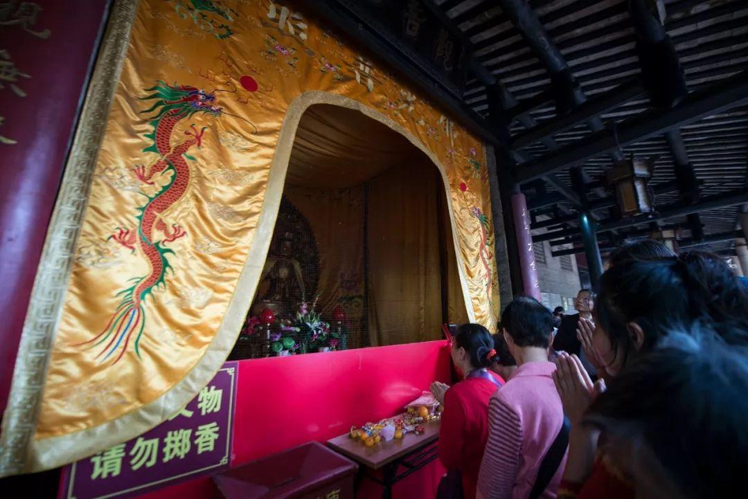 广州一座立有黑人塑像的神庙古代皇帝全都来过这里拜神