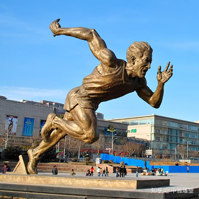 人物雕塑在城市中的发展一直都非常好,自雕塑开始出现在城市中时,就是