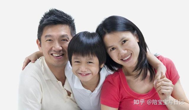 王京花的儿子长什么样 v2-21f16cfdc4f7efc6f8a5f46bffbf6b85_r.jpg