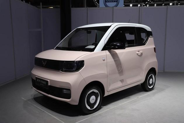 2021上海车展实拍五菱宏光mini马卡龙再度亮相