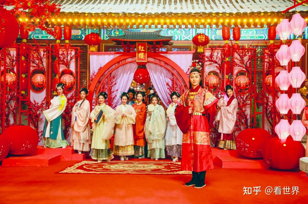 竖屏呈现共创直播千万观众荣国府里闹元宵