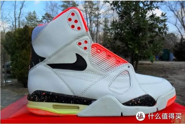 经理 赤木晴子 战靴:nike air flight 89