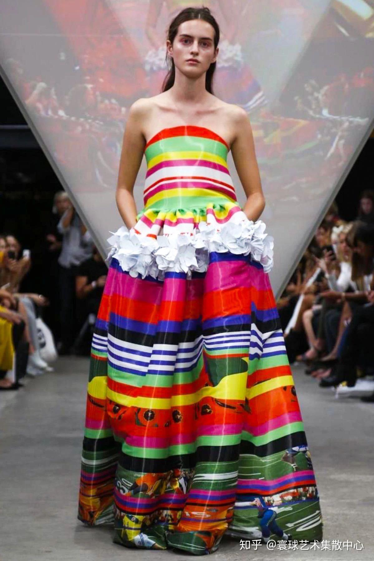 杜蕾斯又双叒叕将魔爪伸向时尚圈和欧美当红时尚品牌推出首场时装秀