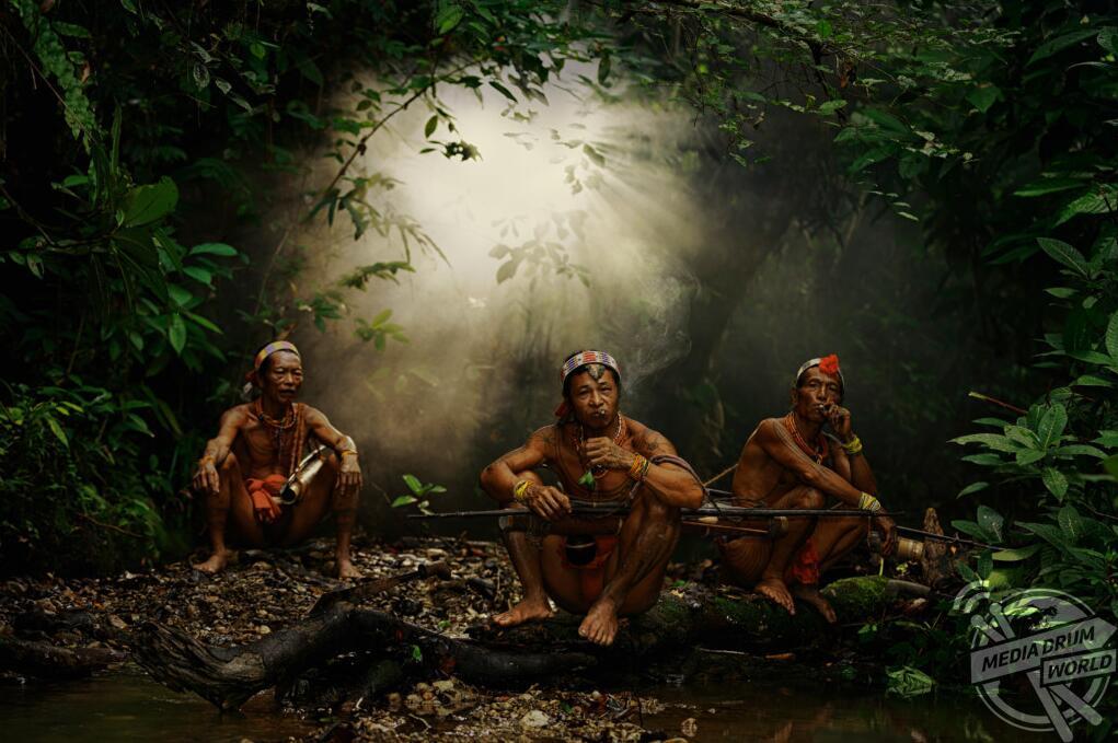 印尼土著别样生活针刺手臂刻文身