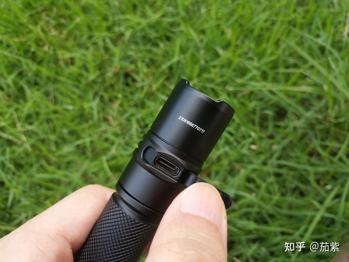 随身必备通勤edc奈特科尔mh11小直手电体验