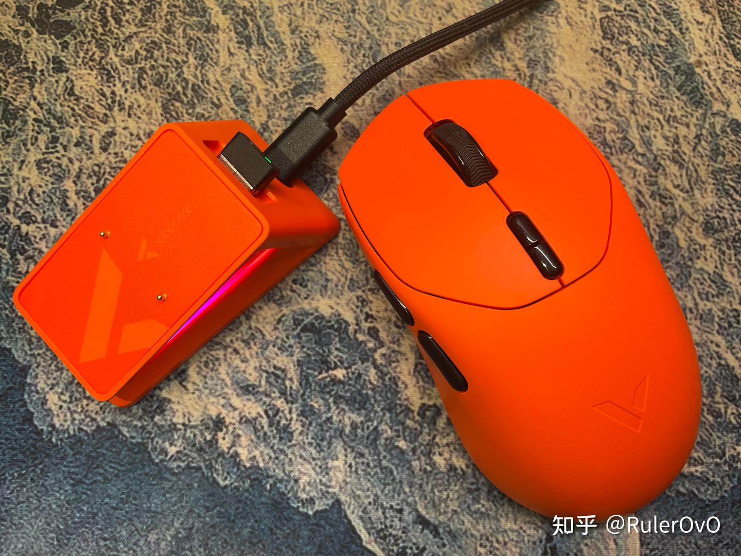 小手旗舰芯,马到“橙”功行!雷柏VT1鼠标、P5 Plus底座使用评测