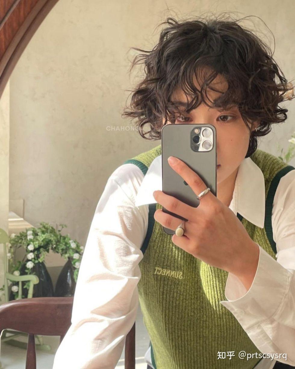 日韩最受欢迎8款「女生短卷发」可甜可帅气卷发造型整理!