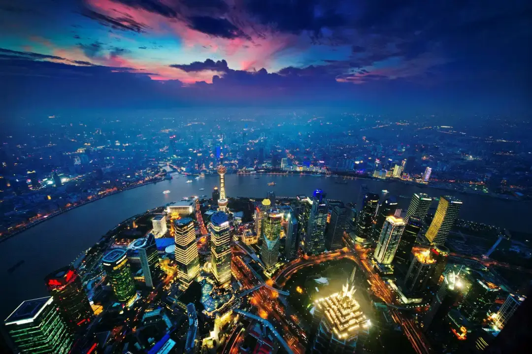 火了一段ai修复的100年前视频带你穿越回晚清社会