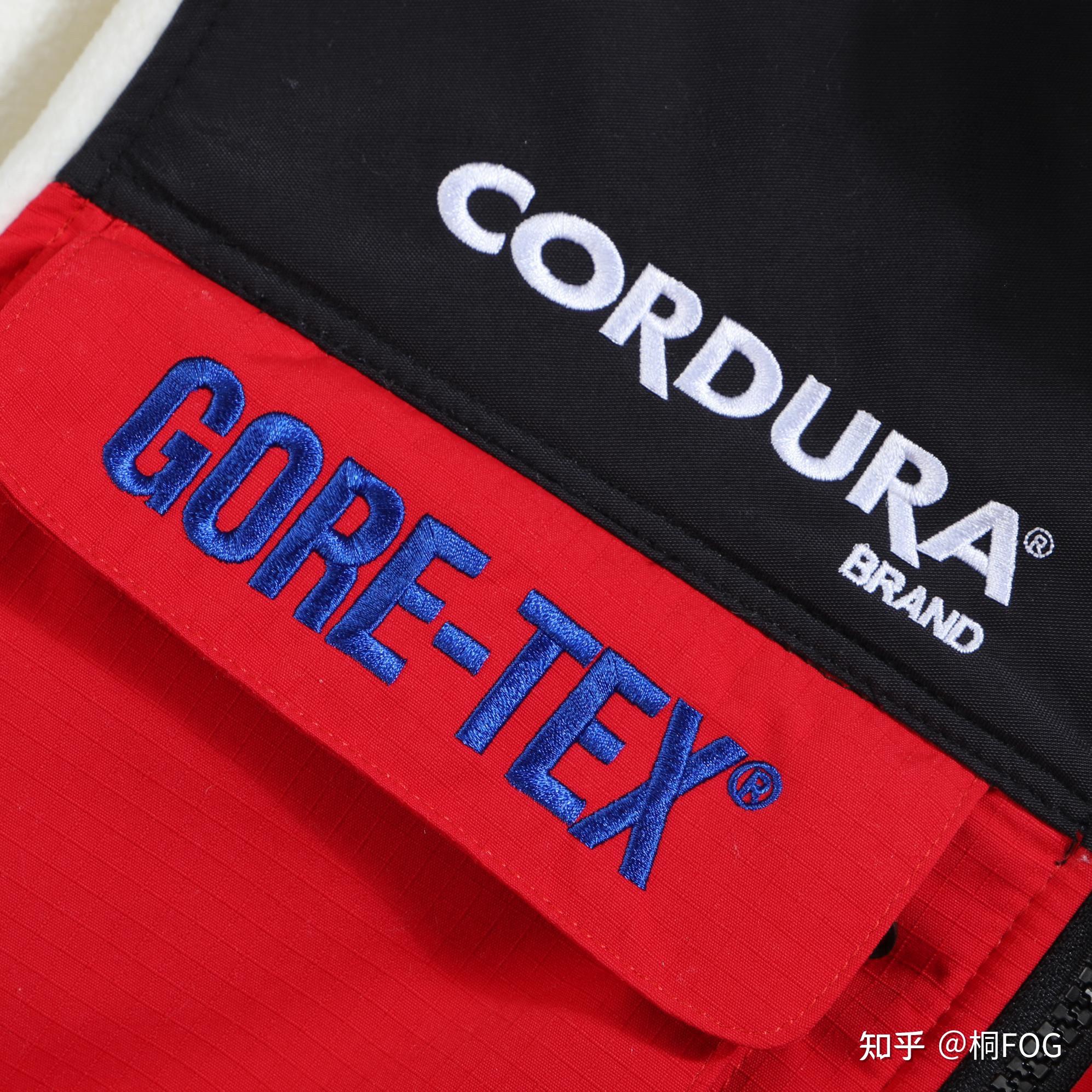 桐自主supreme联名北面红白拼接黑色摇粒绒测评解析