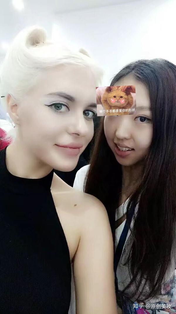 提升学历并且学好英文好还是学化妆师 进入化妆行业好 化妆师英文 花土网络