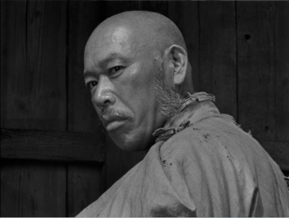 黑泽明的七武士中志村乔和三船敏郎出场时两人有三次对视令人印象深刻