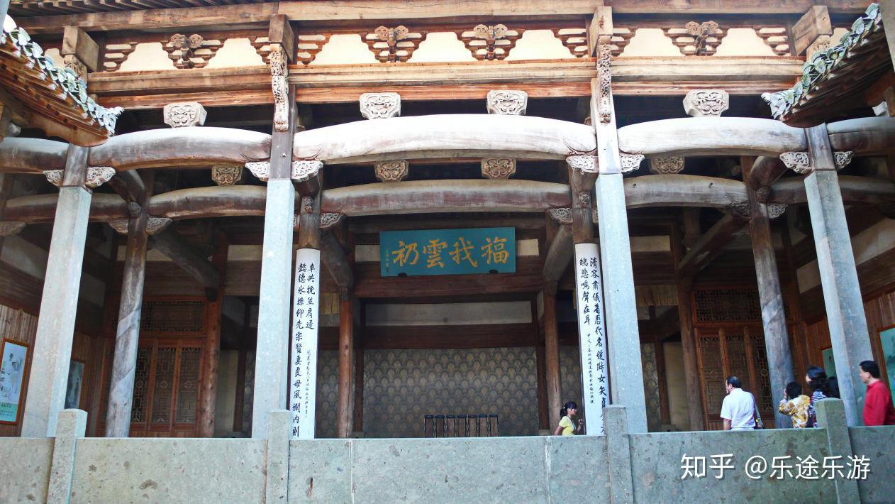 为女性建祠较为罕见.堂樾女祠为鲍氏第二十四世祖鲍启运出资所建.