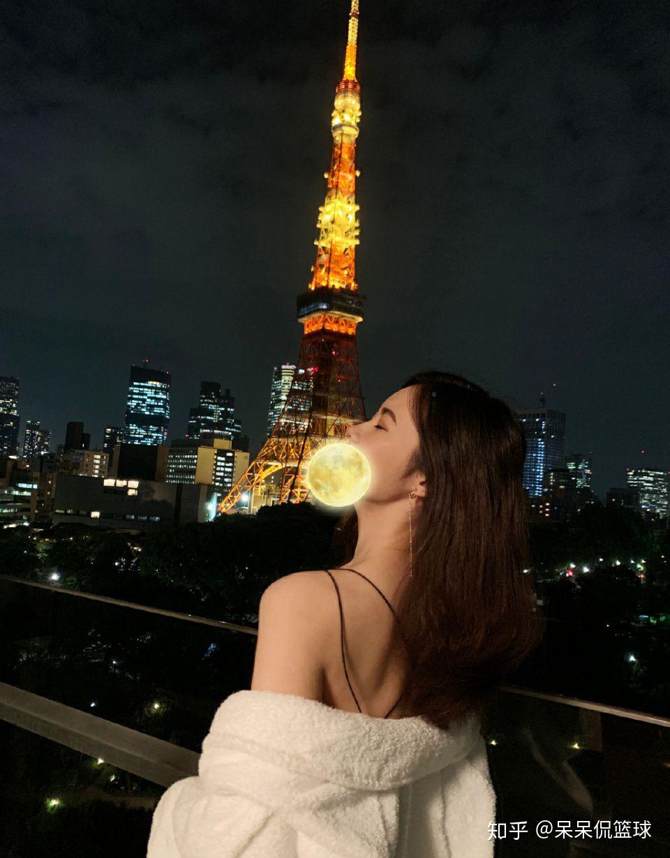 很多球迷看到他游玩的照片后更是为于德豪和李根抱不平,认为选刘志轩