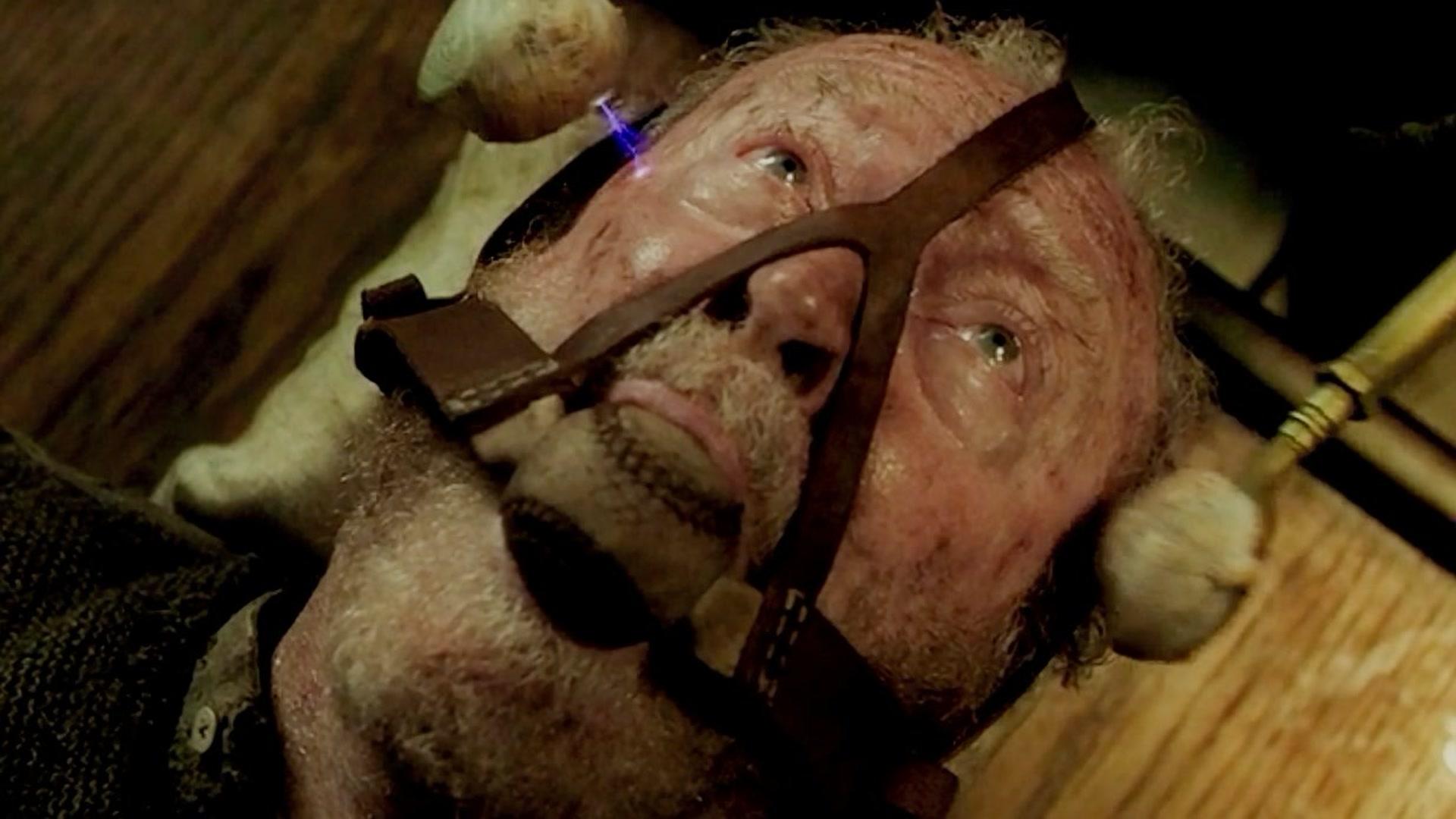 病娇男爱上少女,为了强行占有将她掐死,再复活成行尸走肉