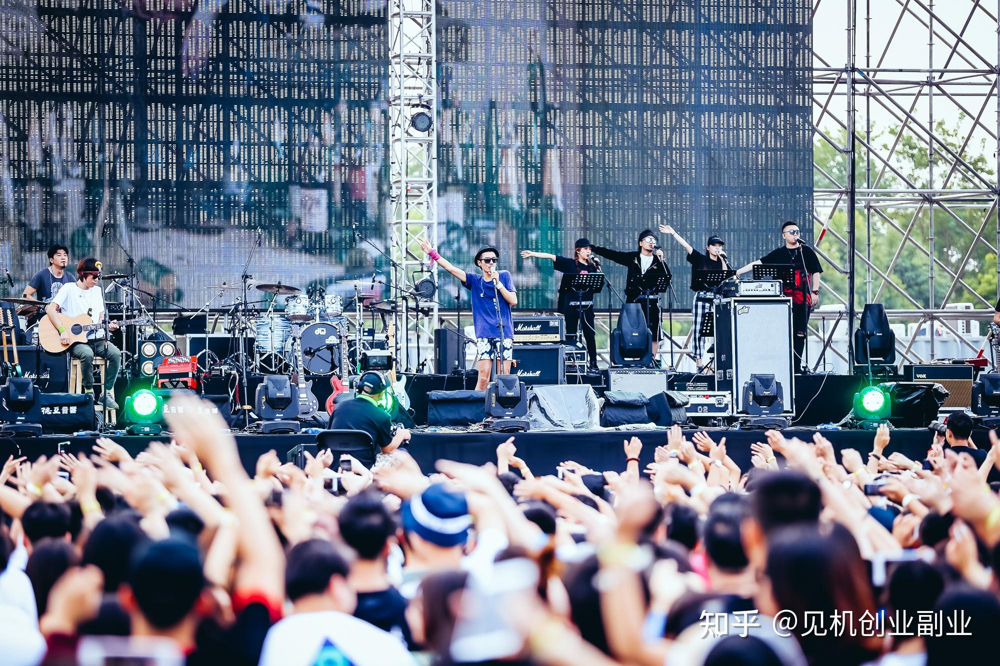 乐队商演玩音乐or被音乐玩