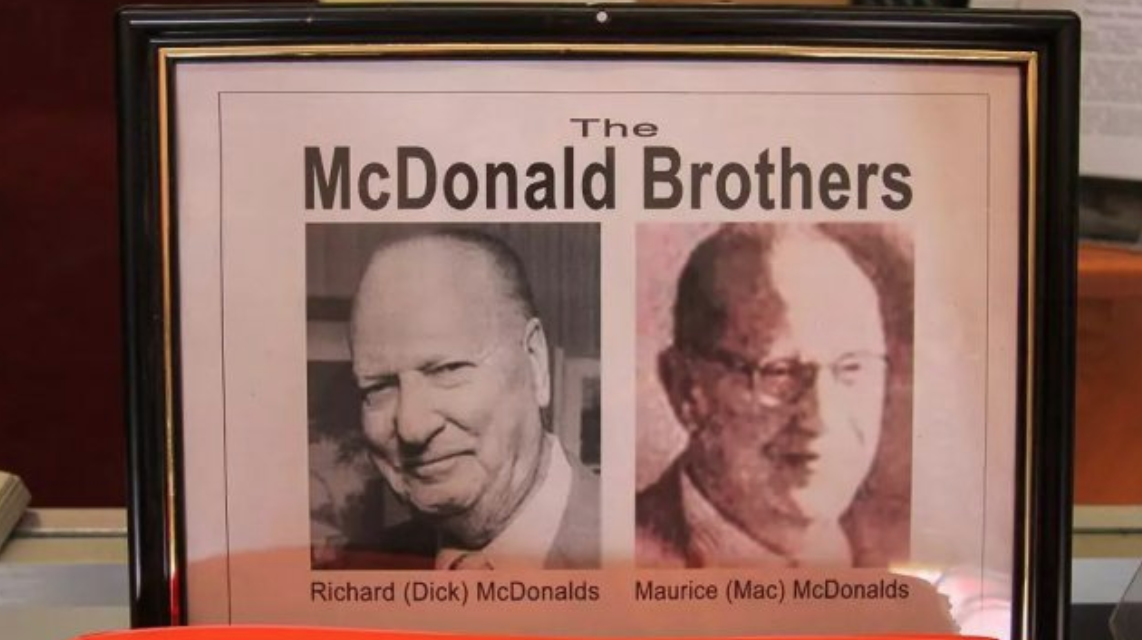 小城上,理查德·麦当劳(richard mcdonald)和莫理士·麦当劳(maurice