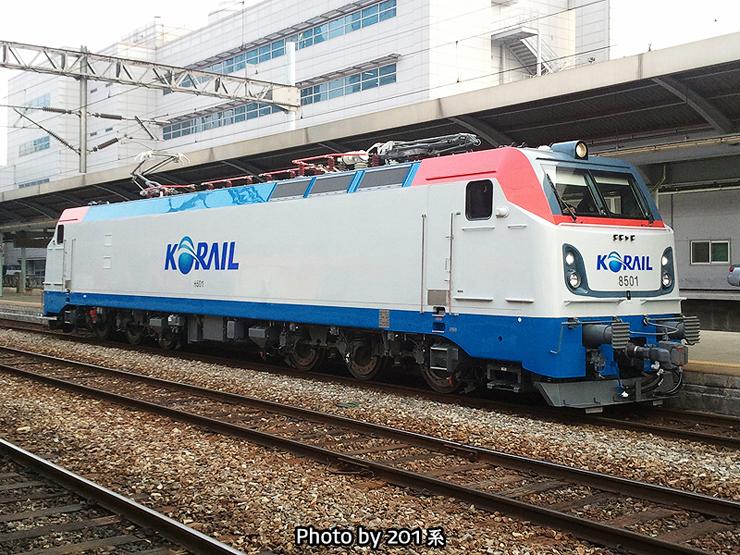 7147电气机关车)和内燃机车(9939857147柴油机关车)