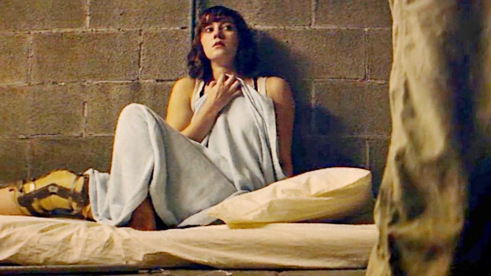 天使坠落人间人们却只想用她来满足欲望暴露人性丑陋的一面