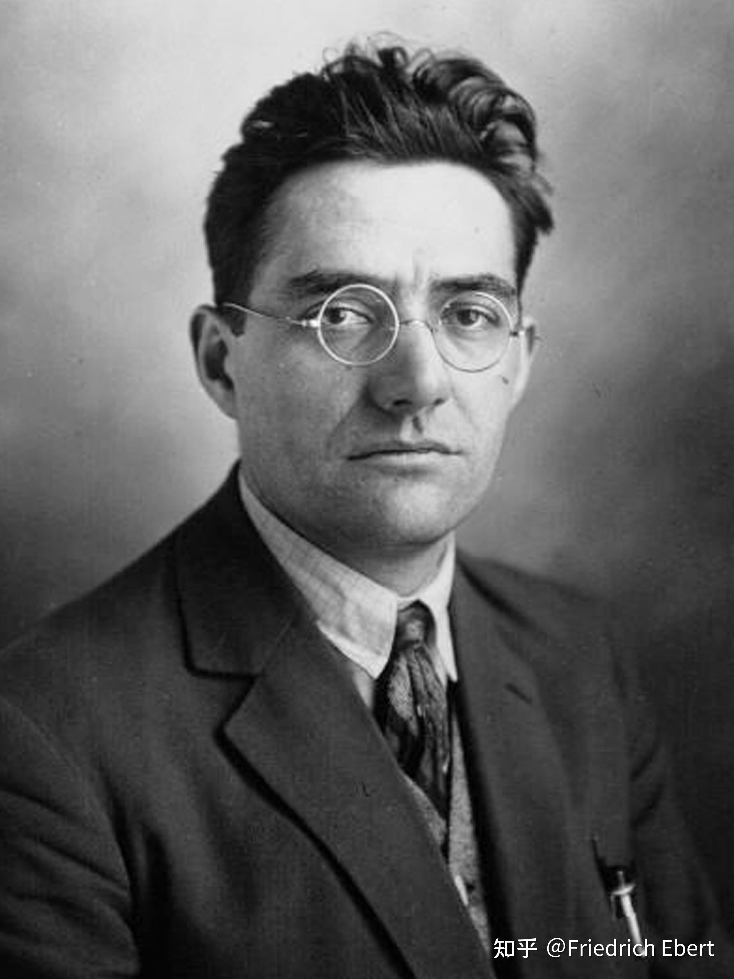 对于此,年轻有为的法共党员雅克.