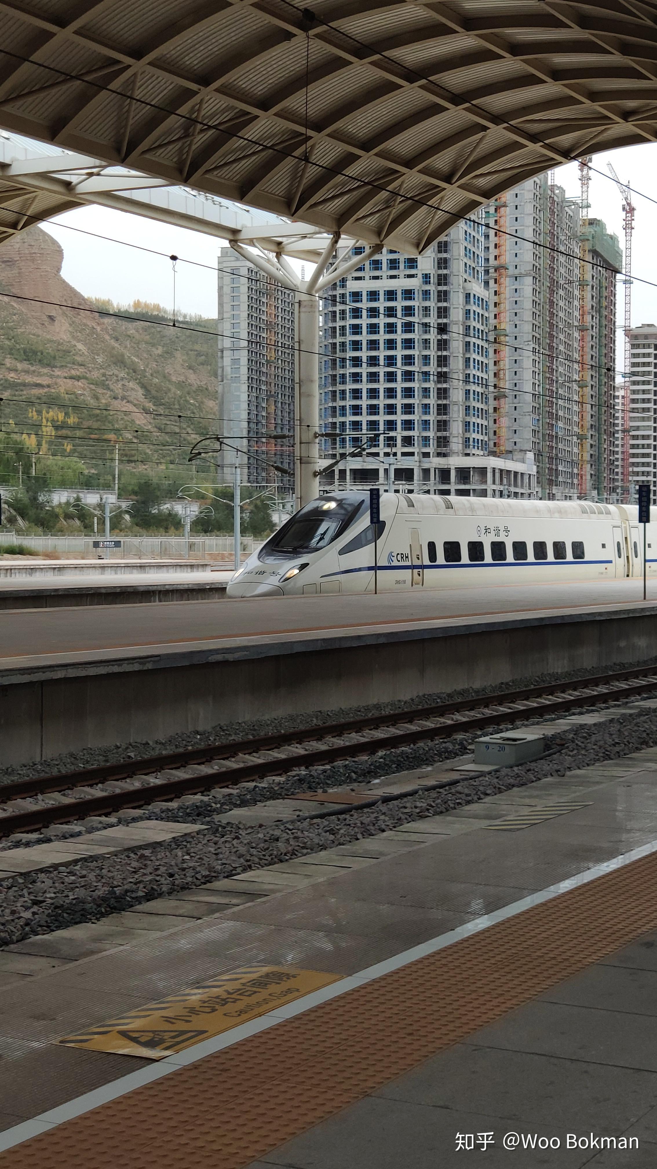 d2703进站k178由西宁开往郑州,由郑州客运段西宁车队值乘,本务兰局兰