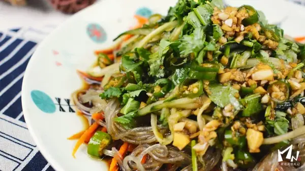 学会这道凉拌菜 饭店都不一定有 招待客人倍有面子 知乎