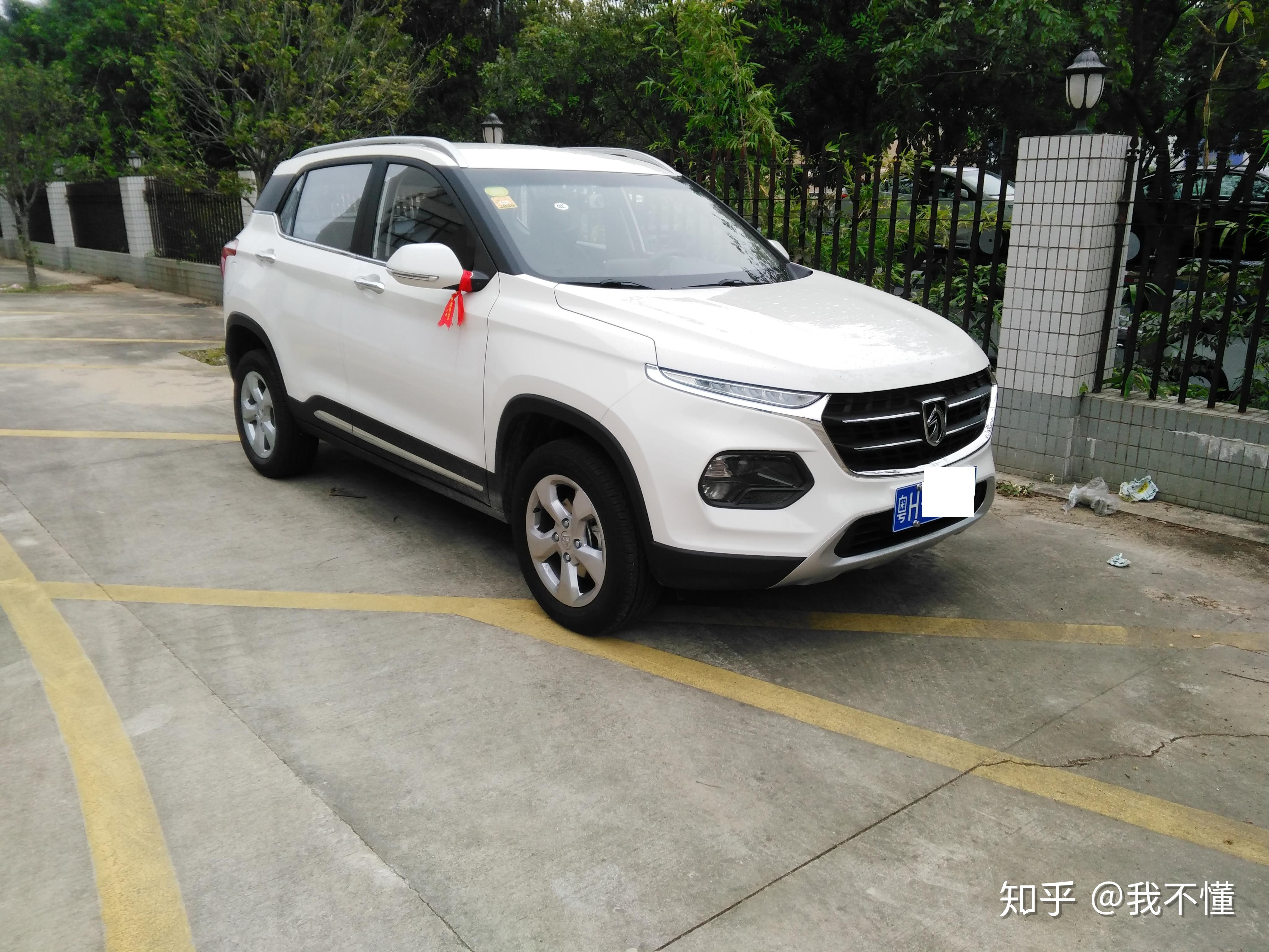 宝骏510,中配,高配哪个性价比高?白色和银色哪个更好.