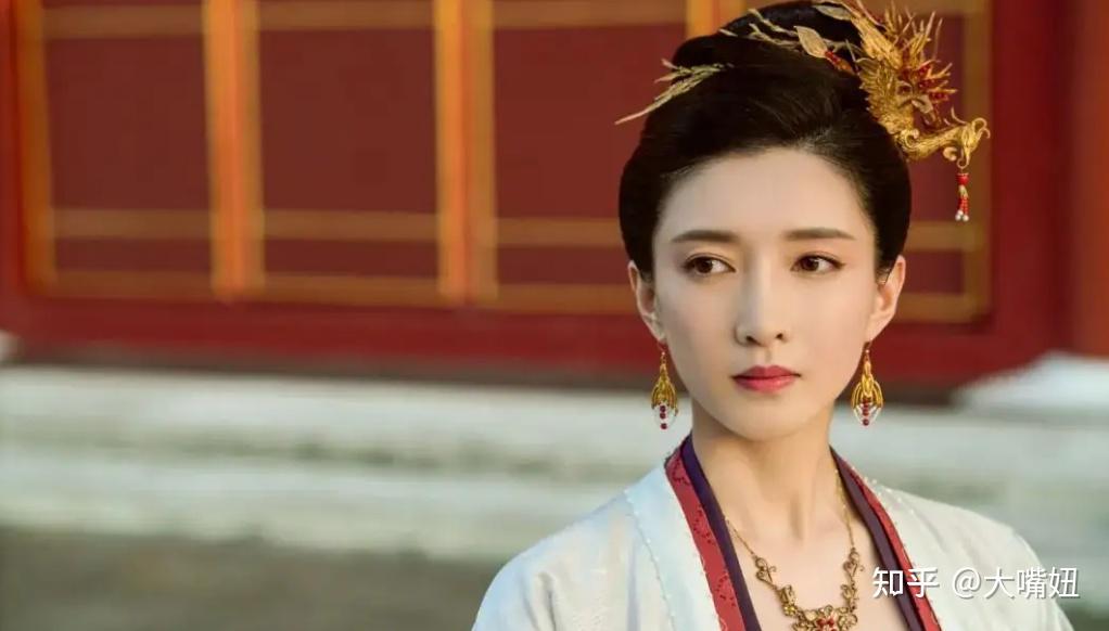 1048年,曹皇后与宋仁宗睡到半夜,一声凄惨叫声,吓得从睡梦中惊醒的宋仁宗翻身爬起,提着裤子就往外跑 知乎