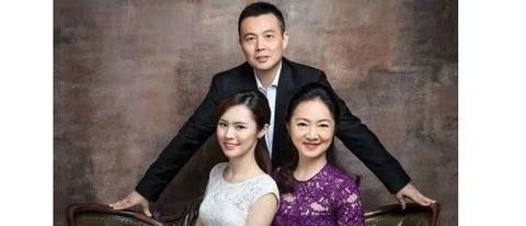 陈宇廷与太太央金拉姆将 「觉性科学与央金歌舞法」整合成一套可以在