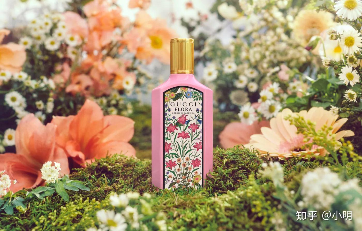 2021年9月gucci推出绮梦花园系列香水,除了将香水本身馥郁的栀子花