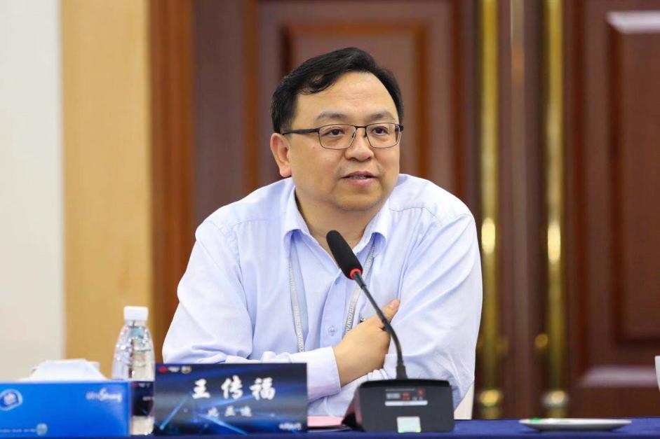 比亚迪股份有限公司公司总裁王传福,比亚迪乘用车事业群coo何志奇