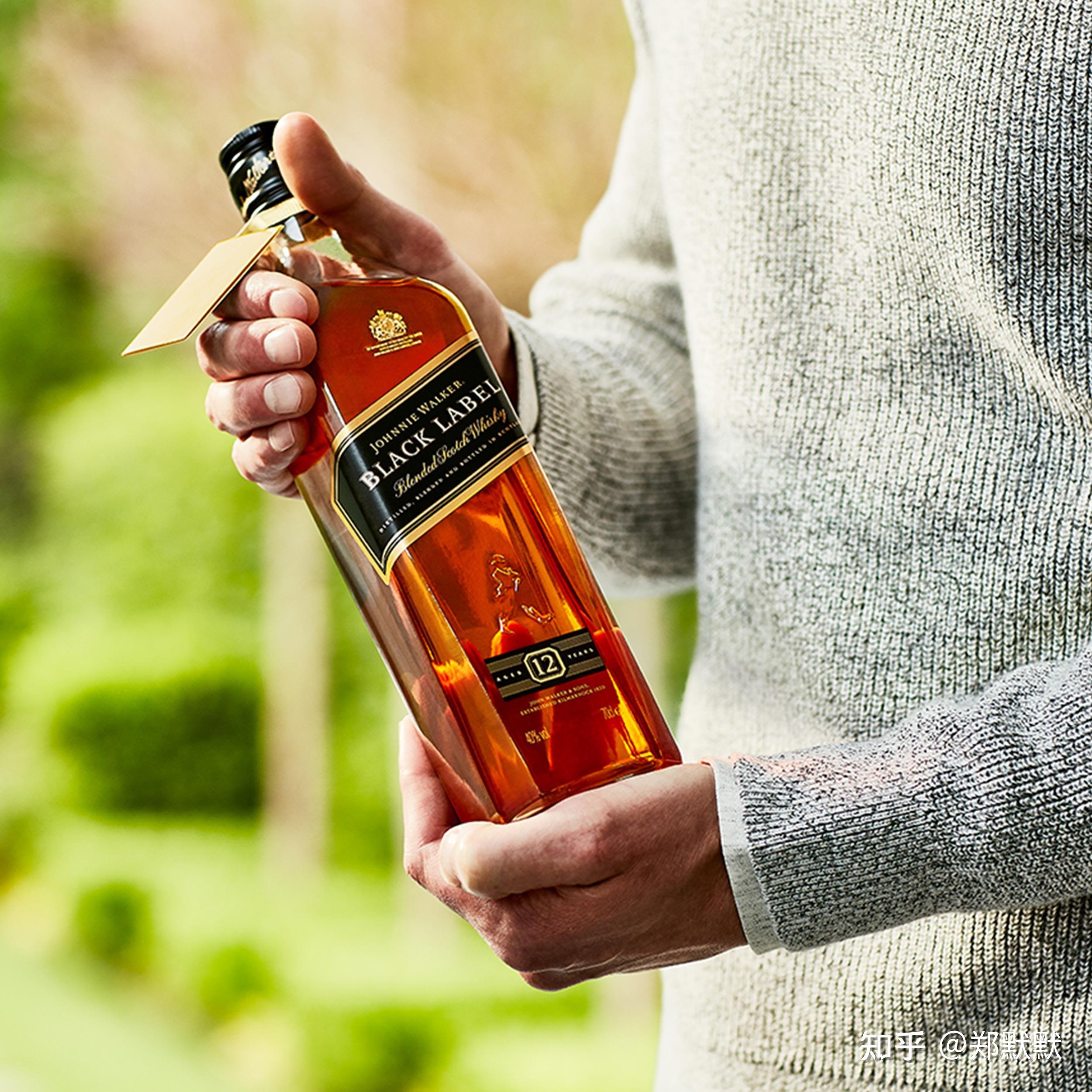 尊尼获加能够辉煌100多年,如今的"黑方"的谷物威士忌含量应该是更多了