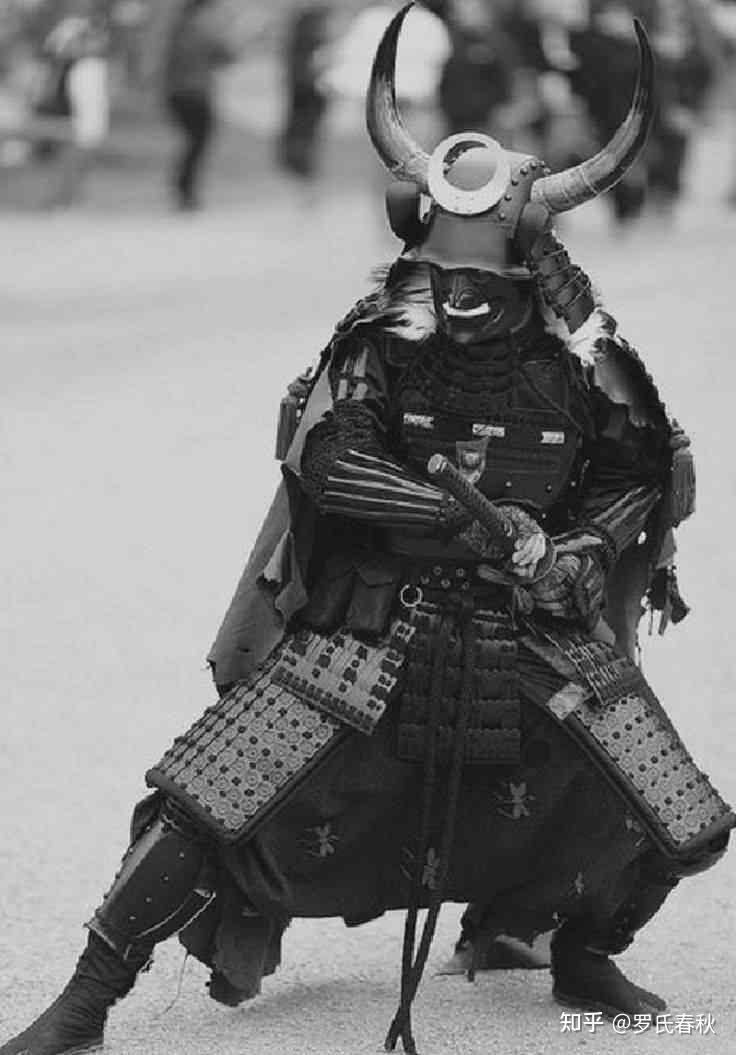为什么中世纪的欧洲骑士穿那么贵的全身板甲,国王却不会被搞到破产?