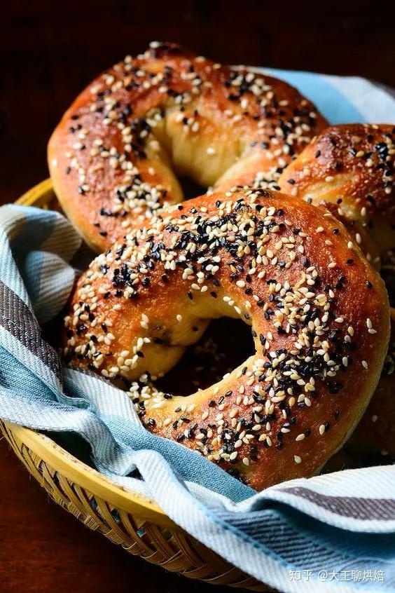 一种奇妙风味口感柔韧劲道而且低卡健康的贝果面包加拿大