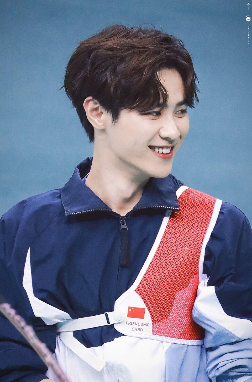 如何客观地评价威神v队长钱锟的长相