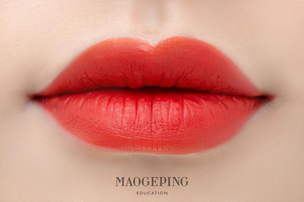 配合饱满m唇,这才是真正有活力感的完美妆容