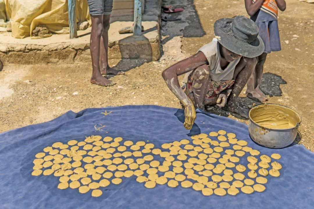 穷到"吃土"的国家:《地球之极·侣行3》第5集正片 - 知乎